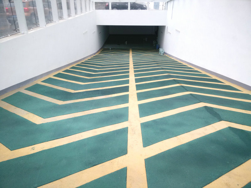 施工中環(huán)氧樹(shù)脂地坪涂裝存在的問(wèn)題，新天地漆業(yè)幫你解答